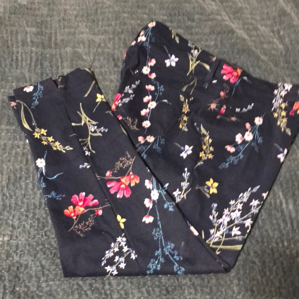 Navy floral Capri jegging size large